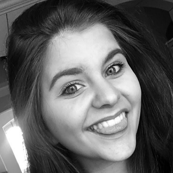 Meet your Posher, Julia - Picture 1 of 1